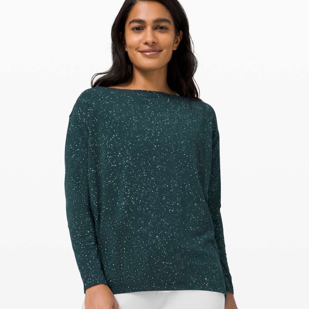 Lululemon Back in Action tee in Submarine Splatter, size 8